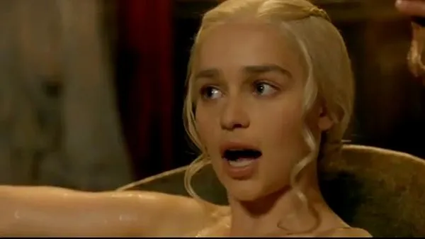 Friske Emilia Clarke Game of Thrones S03 E08 energivideoer