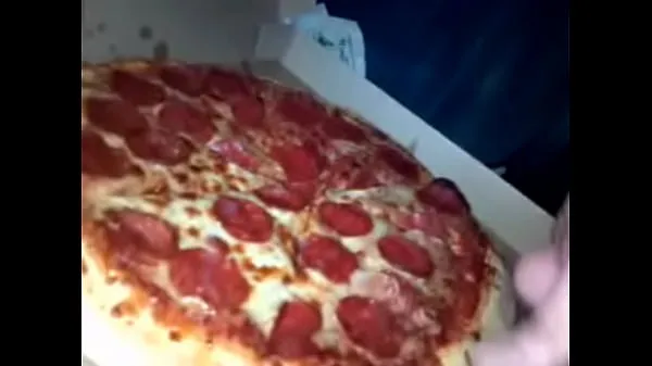 Świeże, massive cumshot on young wifes pizza has friend eat some too energetyczne filmy