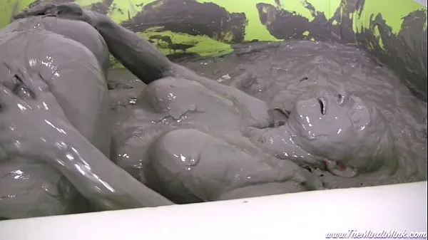 تازہ Horny Mud Bath Girls with Mindi Mink توانائی کے ویڈیوز