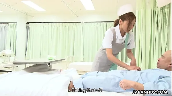 Frisse Nurse that will revive him with a cock suck energievideo's