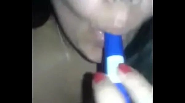 Video di gorda se masturba con un plumon en 4energia fresca