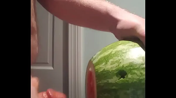 تازہ Stole a Melon From my ASSHOLE Neighbors Garden and Fucked it Like a BOSS توانائی کے ویڈیوز