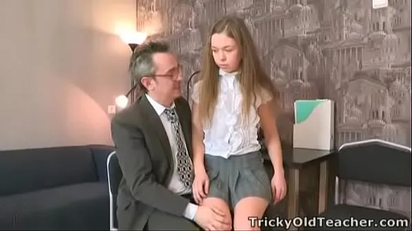 مقاطع فيديو Tricky Old Teacher - Sara looks so innocent جديدة للطاقة
