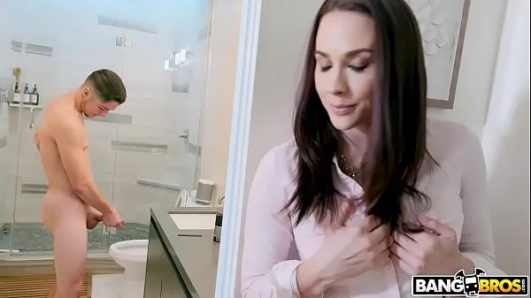 Taze BANGBROS - Stepmom Chanel Preston Catches Jerking Off In Bathroom Enerji Videoları
