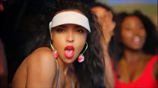 Čerstvá videa o Tinashe - Superlove - Official x-rated music video -CONTRAVIUS-PMVS energii