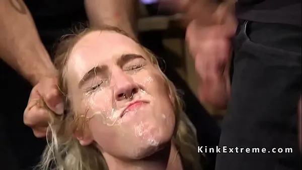 Friske Blonde slave trains deep throat fuck energivideoer