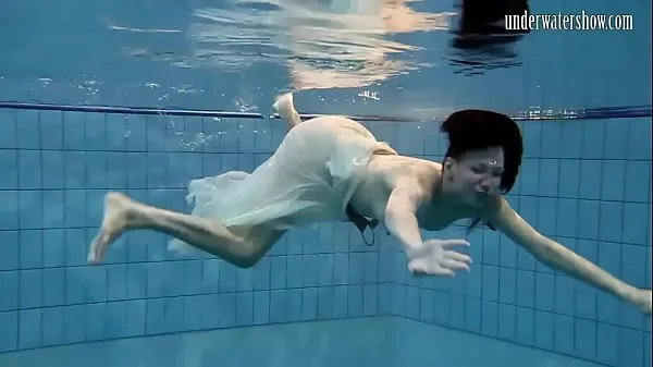 Čerstvá videa o Special Czech teen hairy pussy in the pool energii