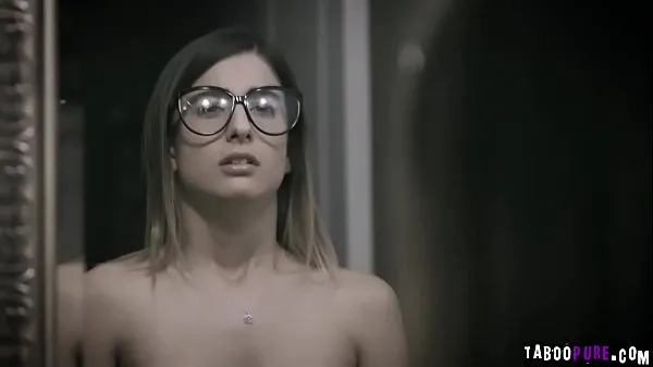 Kristen Scott's first double penetration is brilliant Video tenaga segar