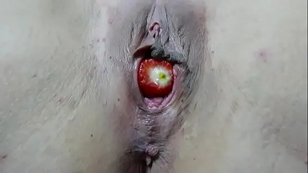 Frisse Strawberry Inside Pussy energievideo's