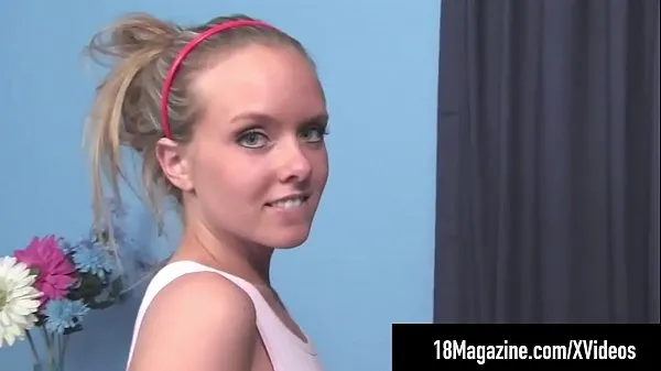 Fersk Busty Blonde Innocent Teen Brittany Strip Teases On Webcam energivideoer