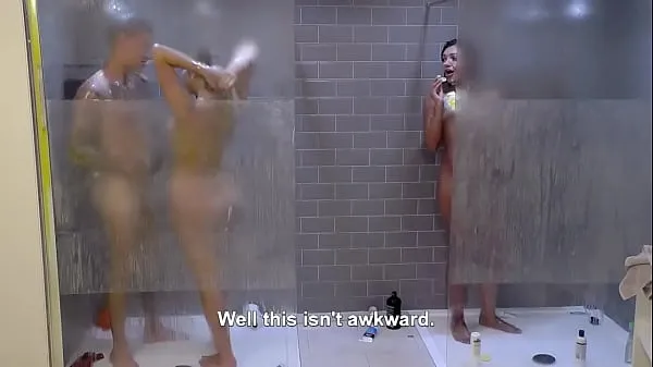 Frisse WTF! Abbie C*ck Blocks Chloe And Sam's Naked Shower | Geordie Shore 1605 energievideo's