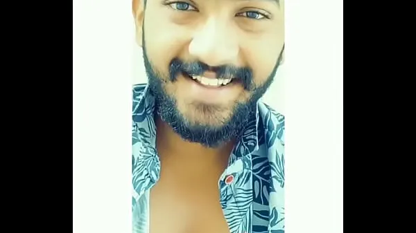 Frisse Hot rahuvarma showing cleavage and penis fuck energievideo's