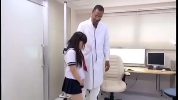 Νέα Small Risa Omomo Exam by giant Black doctor ενεργειακά βίντεο