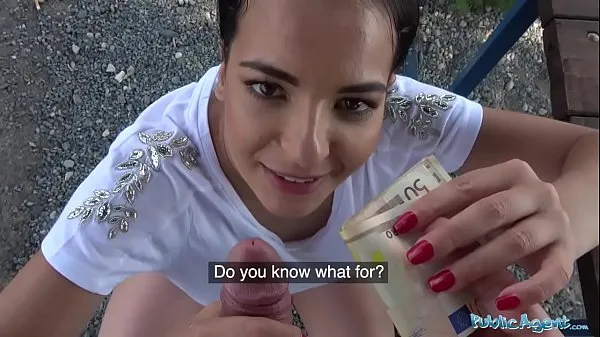 Frisse Public Agent Hot tourist Sophia Laure fucked and creampied on picnic bench energievideo's