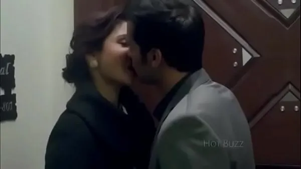 Taze anushka sharma hot kissing scenes from movies Enerji Videoları