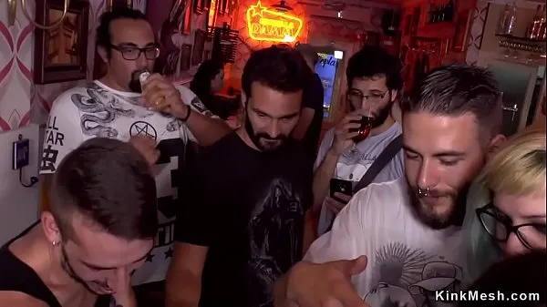 Video về năng lượng Hot ass petite babe banged in public bar tươi mới