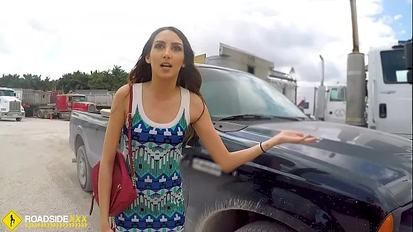 Fersk Roadside - Spicy Latina fucks a big dick to free her car energivideoer