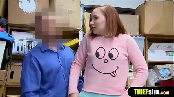 مقاطع فيديو Cute thief chick rough fucked by a security guard جديدة للطاقة