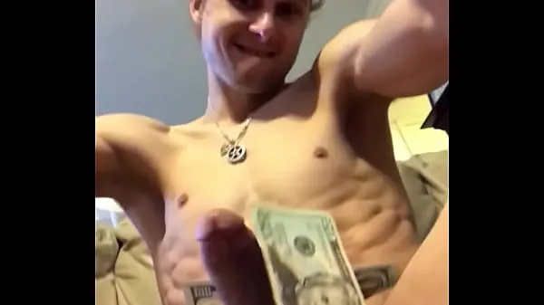 Tuoreet Tom Bur stripping off the orange towel in sake of the sexxxy money energiavideot