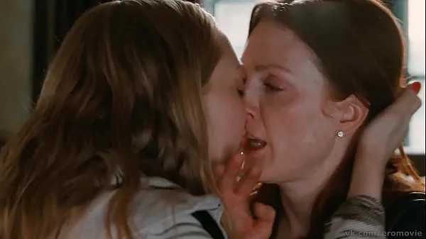 Νέα Mom lesbi super ενεργειακά βίντεο
