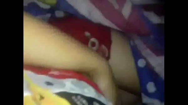 Friss Girl turns breasts for boyfriendenergiás videók