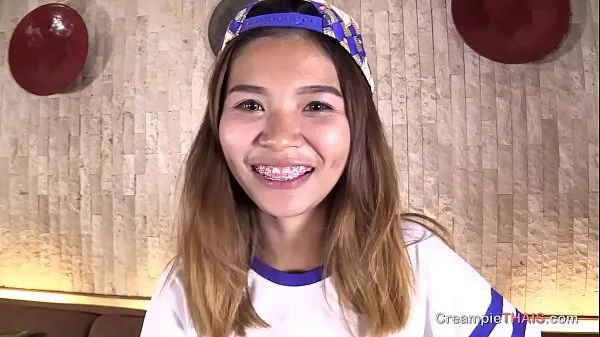 Fersk Thai teen smile with braces gets creampied energivideoer
