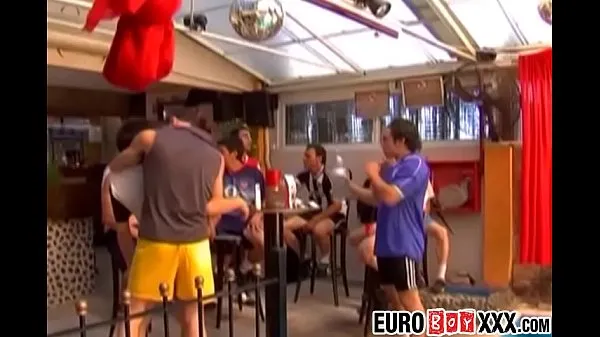 신선한 Euro twinks spray jizz in banging orgy 에너지 동영상