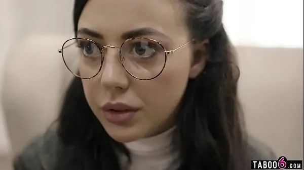 Νέα Nerdy teen with glasses gets exploited by social worker ενεργειακά βίντεο