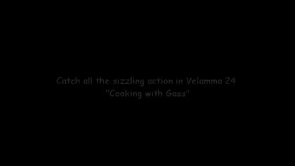 신선한 Velamma Episode 24 - Cooking with Ass 에너지 동영상