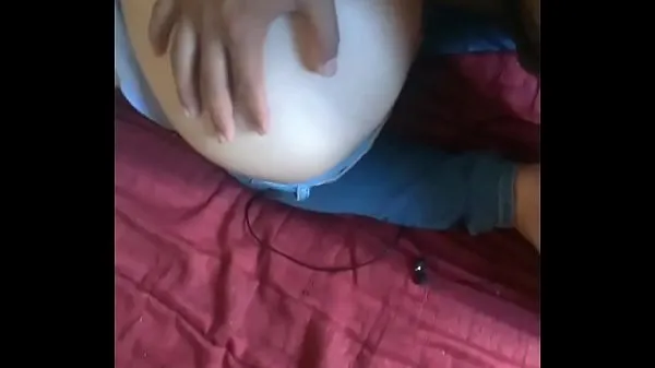 My ex calls me to fuck her at home because she feels lonely and her husband hasn't touched her for a long time. We take advantage of the morning to take away the desire while her husband works Video tenaga segar