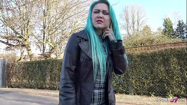 Taze GERMAN SCOUT - GREEN HAIR GIRL TALK TO FUCK FOR CASH AT REAL PICK UP CASTING Enerji Videoları