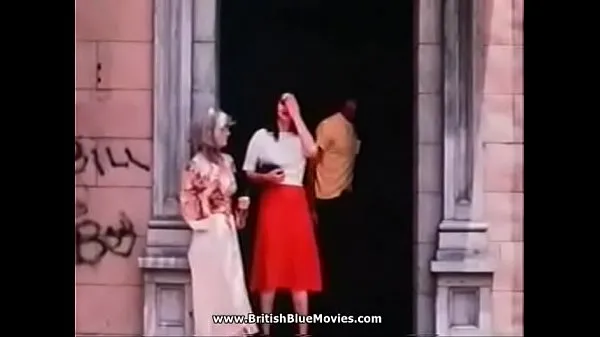 Friss British Hooker Holidays - 1976 - Scene 1energiás videók