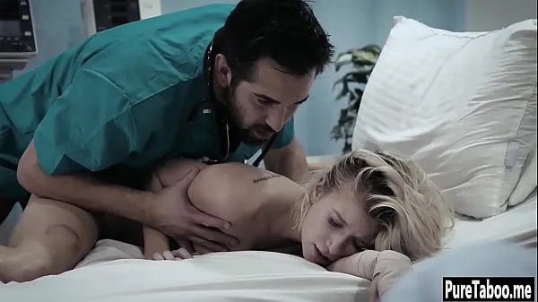 Frisse Helpless blonde used by a dirty doctor with huge thing energievideo's