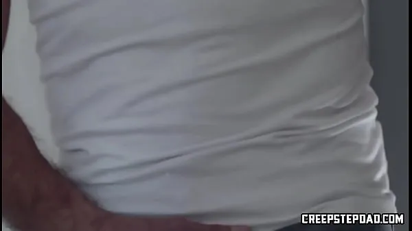 ताज़ा Twink stepson Sean Peek tricked by stepdad to have hard raw sex ऊर्जा वीडियो