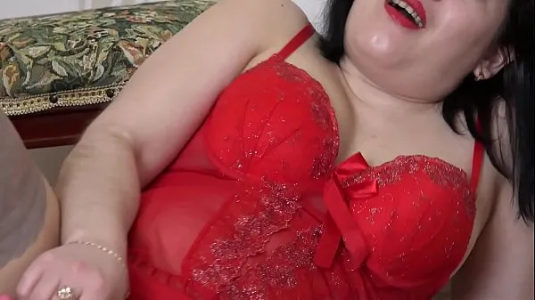 مقاطع فيديو Masturbation with an unusual dildo. A girl in nylon fingering her cunt and fucking a wet vagina to a pleasant orgasm جديدة للطاقة