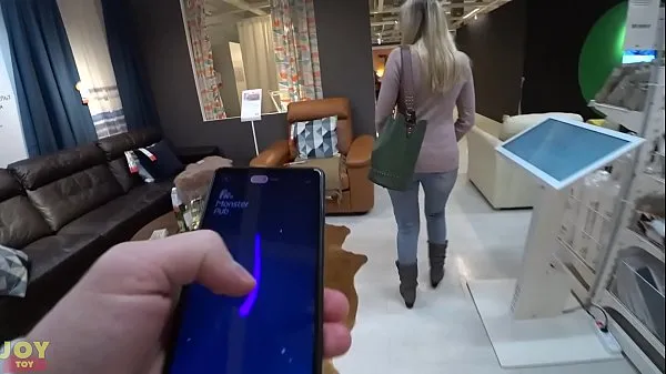 Friske Vibrating panties while shopping - Public Fun with Monster Pub energivideoer