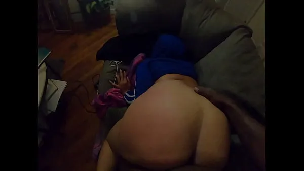 Fresh Pounding my roommates big booty wife on the counch energy Videos