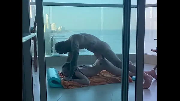 Friske On a balcony in Cartagena, a young student gets her pretty little ass filled energivideoer
