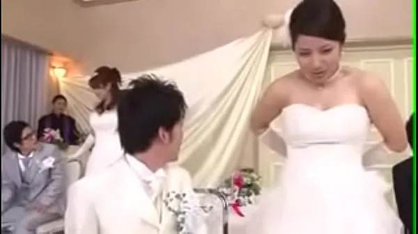 Taze Japonesas fodeendo em publico no meio do casamento Enerji Videoları