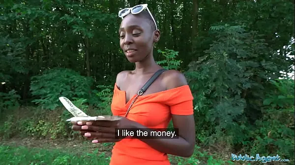 Taze Public Agent Ebony model Zaawaadi taken into the woods for hard outdoor fucking Enerji Videoları
