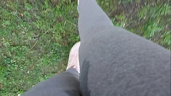 In a public park your stepsister can't hold back and pisses herself completely, wetting her leggings Video tenaga segar