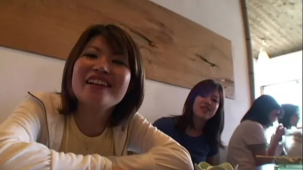 Taze 2 female japanese backpacker meets some older guys and have fun in a hostel Enerji Videoları