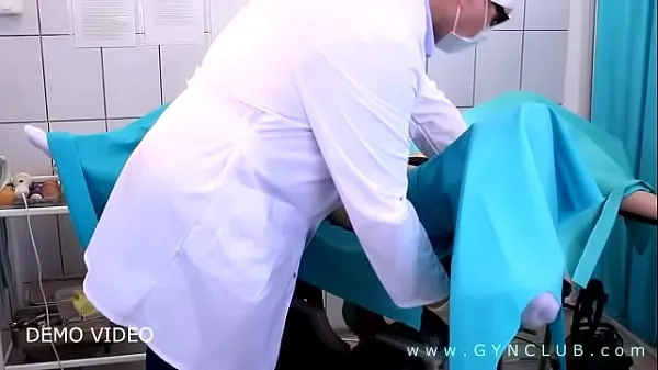 Frisse Lustful doctor on gyno exam energievideo's