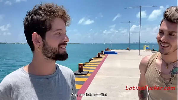Friss Hot Latino Gay Sex On Beach- Rob Silva, Kenenergiás videók