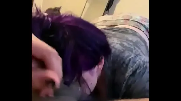Frisse Blue Haired Thot Sucking BBC And Eating Ass energievideo's