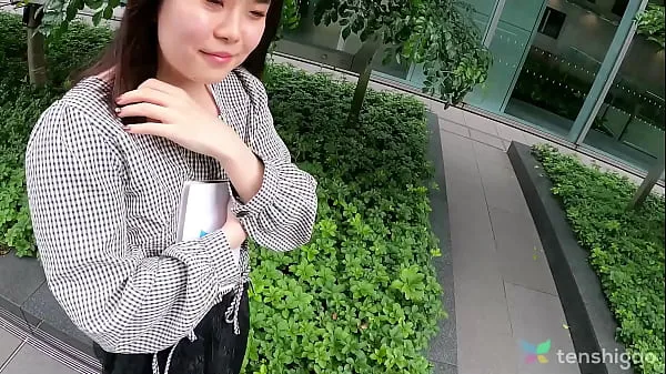 Свежие Японская токийская красотка Аюми Хонда двадцать с чем-то первое японское видео для взрослых - игра с киской с фингерингом и раздеванием, интервью для порно модели энергетические видео