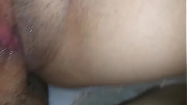 Frisse Fucking my young girlfriend without a condom, I end up in her little wet pussy (Creampie). I make her squirt while we fuck and record ourselves for XVIDEOS RED energievideo's