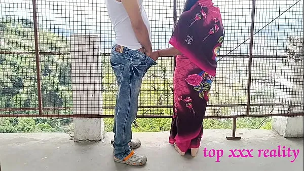 Fresh XXX Bengali hot bhabhi amazing outdoor sex in pink saree with smart thief! XXX Hindi web series sex Last Episode 2022 energy Videos