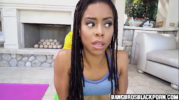 Fresh Ebony babe gets naughty during her yoga training energy Videos