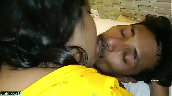 Video về năng lượng Hot beautiful Bhabhi long kissing and wet pussy fucking! Real sex tươi mới
